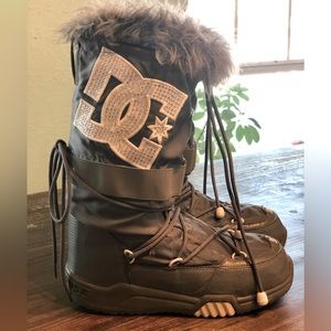 DC Shoes DC Chalet Gray Fur Boots